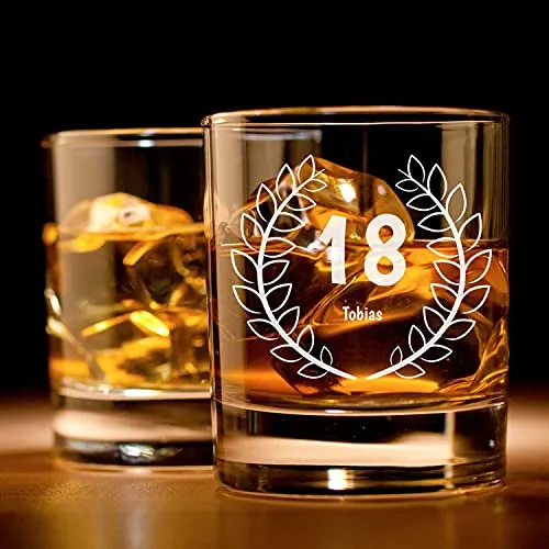 Geburtstags Whiskey Glas mit Gravur Name I originelle Geschenkidee zu Ehren des 18. Geburtstags - ausgefallenes Geschenk I Personalisiertes Whiskyglas Geschenke für Freunde und Kollegen