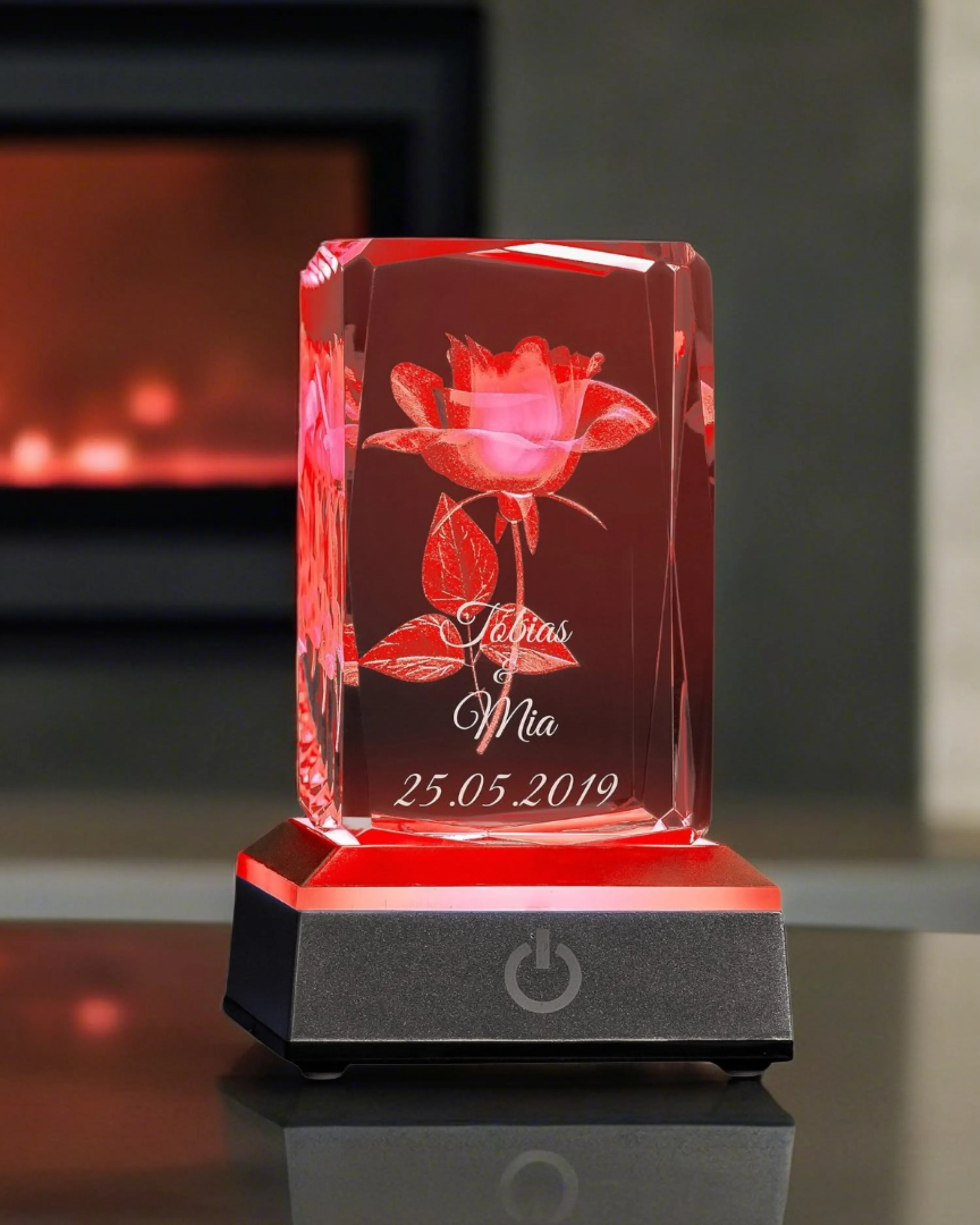 3D Rose im Glas mit Gravur - Namen & Datum